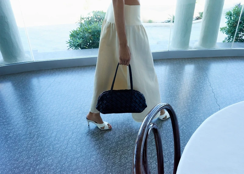 Braided leather shoulder bag