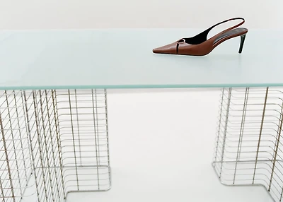 Leather heeled shoes with ring