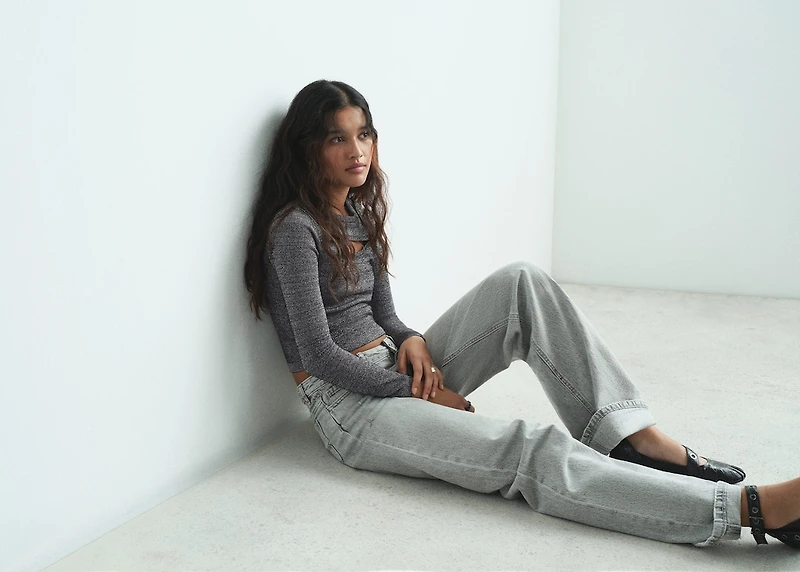 Sparkly top with opening