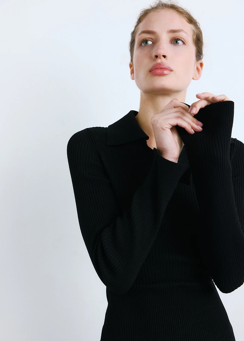 Ribbed sweater with jewel button