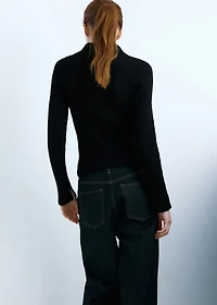 Ribbed sweater with jewel button