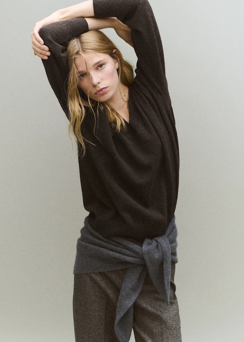 Fine-knit V-neck sweater