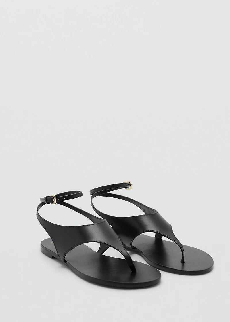 Leather straps sandals