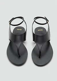 Leather straps sandals