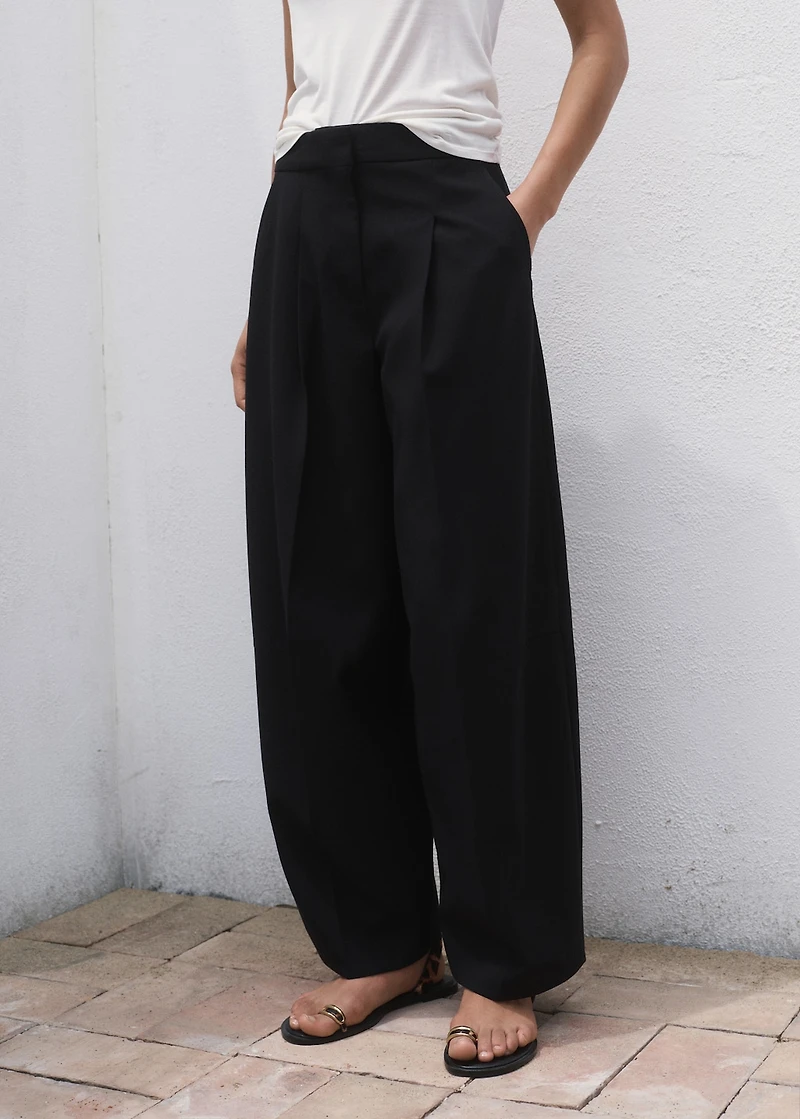 Pleated wide leg trousers