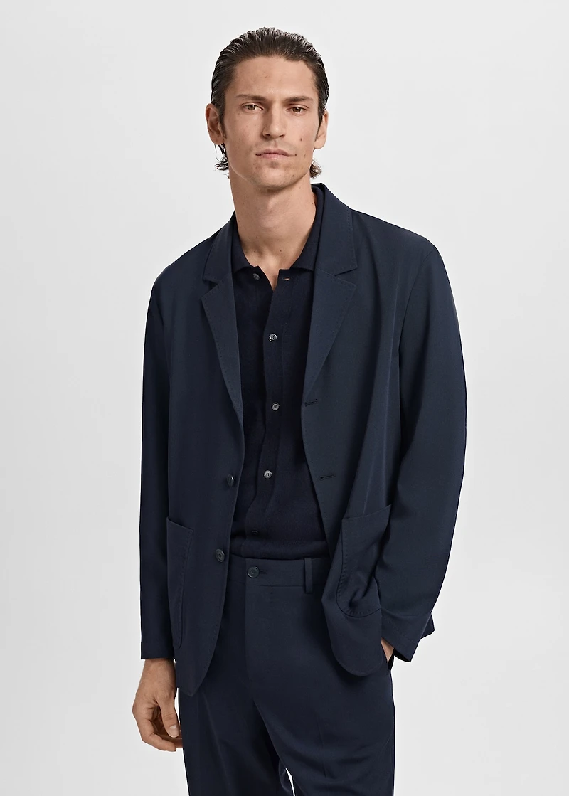 Slim-fit suit jacket with pockets
