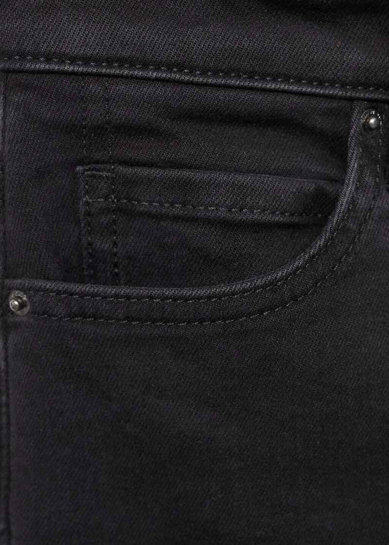 Mid-rise skinny jeans