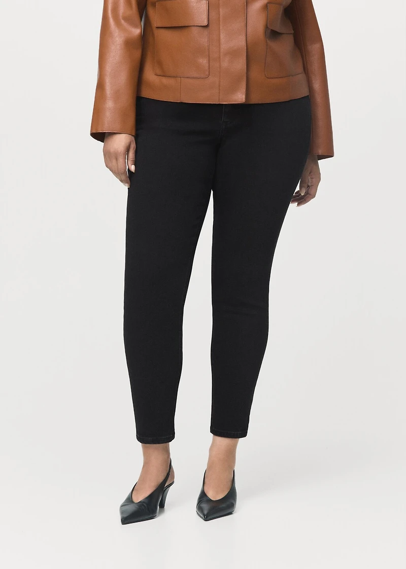 Mid-rise skinny jeans