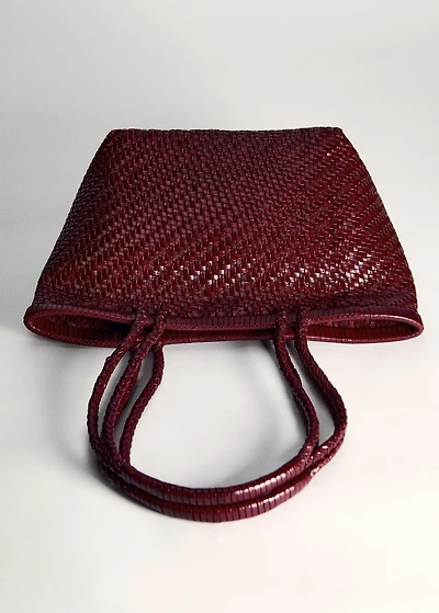 Medium braided leather bag