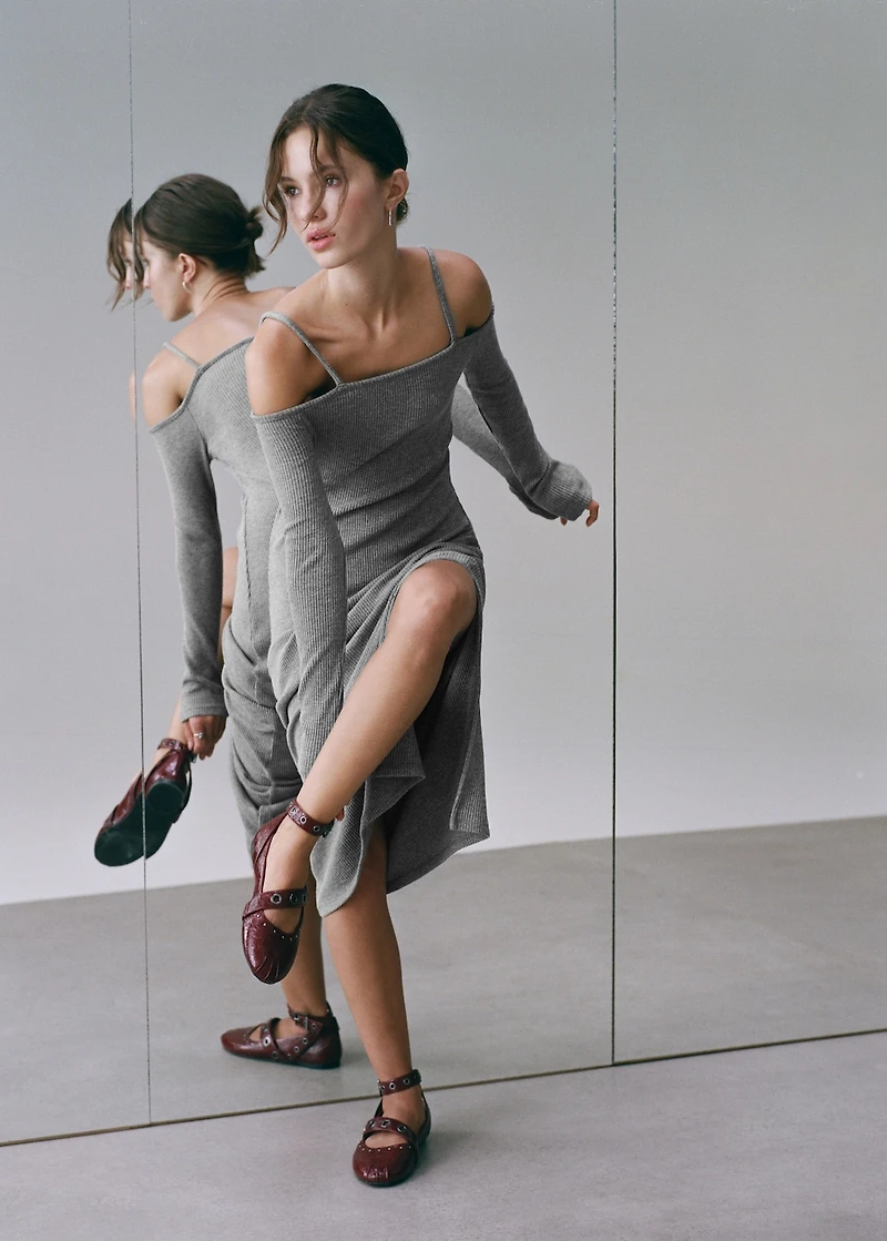 Knitted dress with cut-out