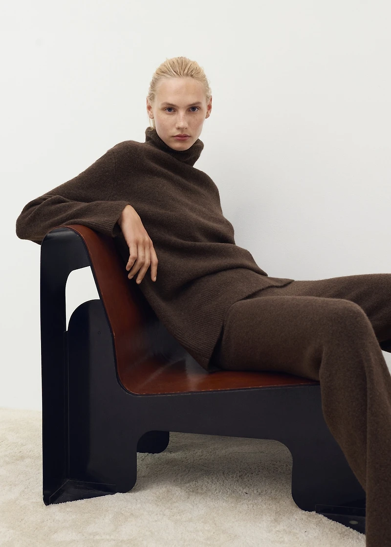 Turtleneck knit sweater