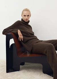 Turtleneck knit sweater