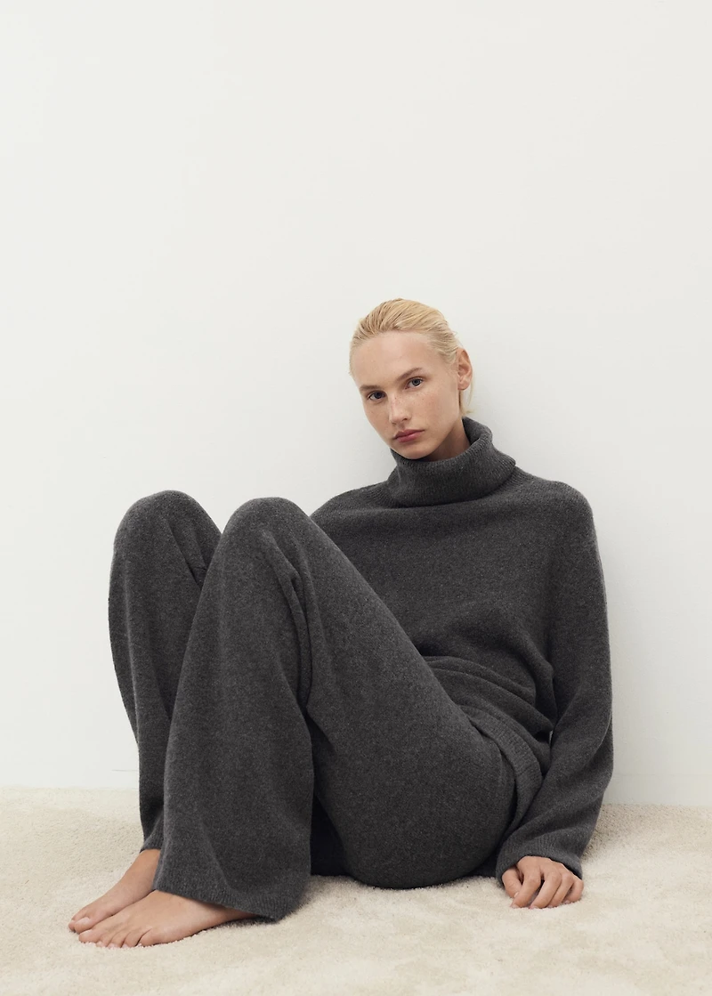 Turtleneck knit sweater