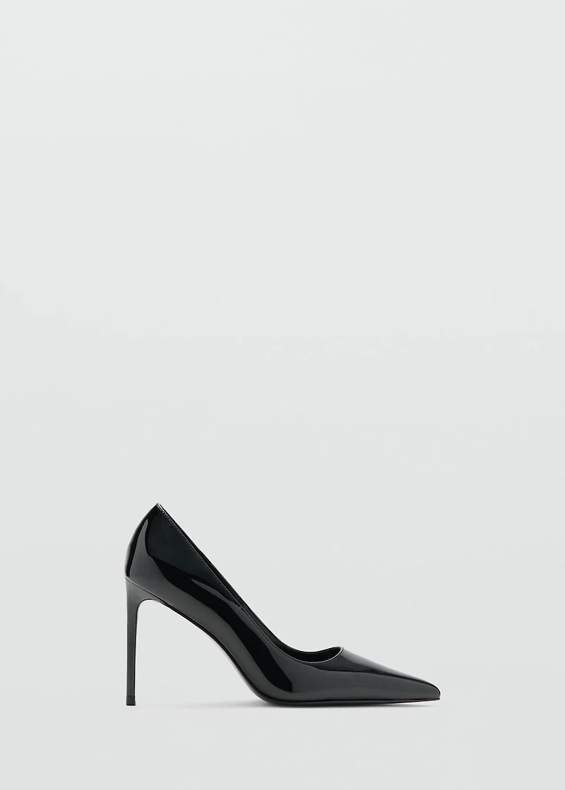 Patent leather heel shoes