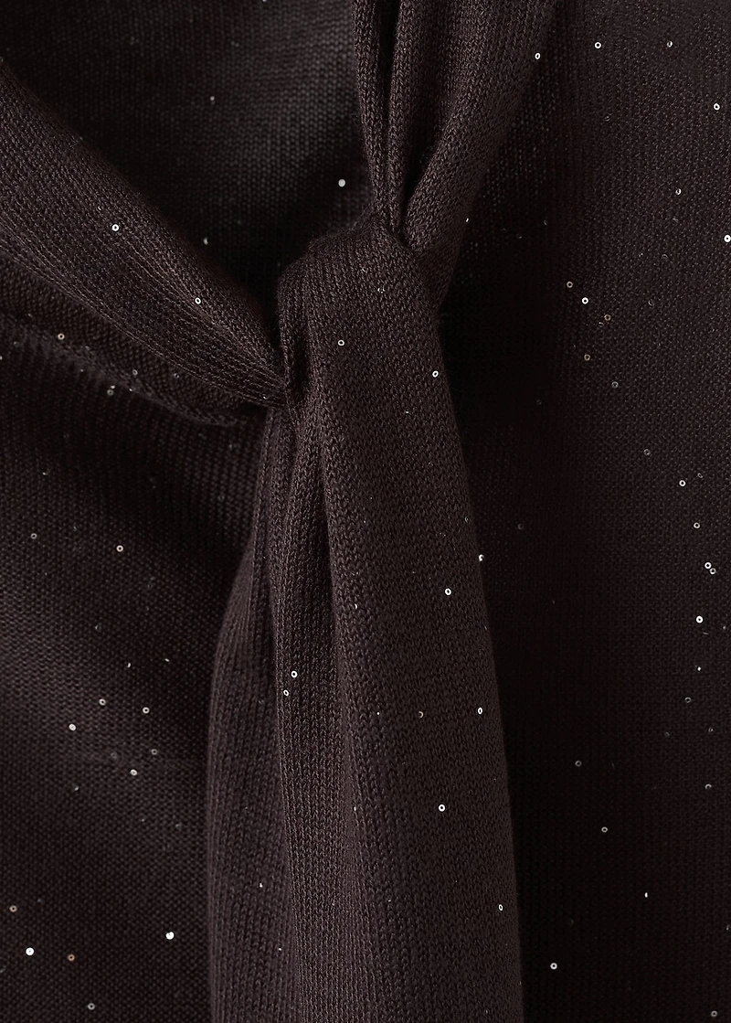 Shiny top with foulard