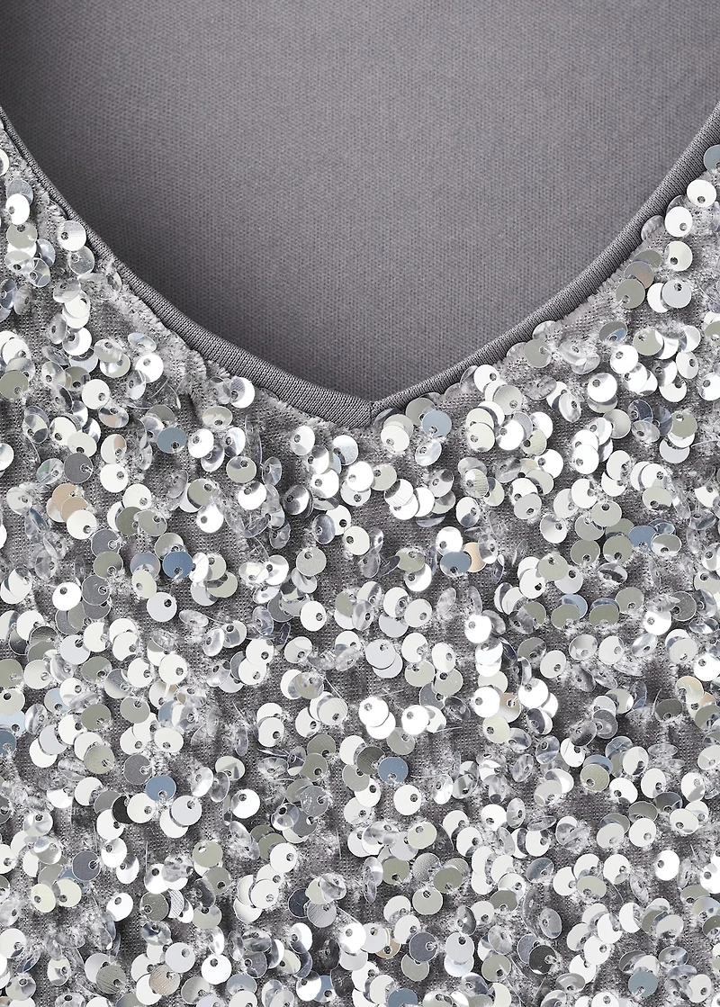 Short dress with sequins