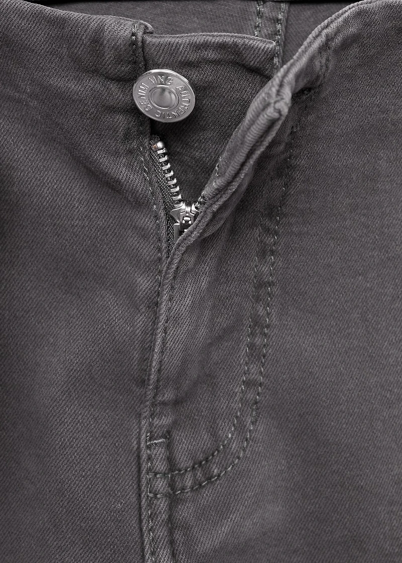 Straight-leg jeans with belt