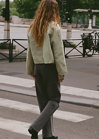 Straight-leg jeans with belt