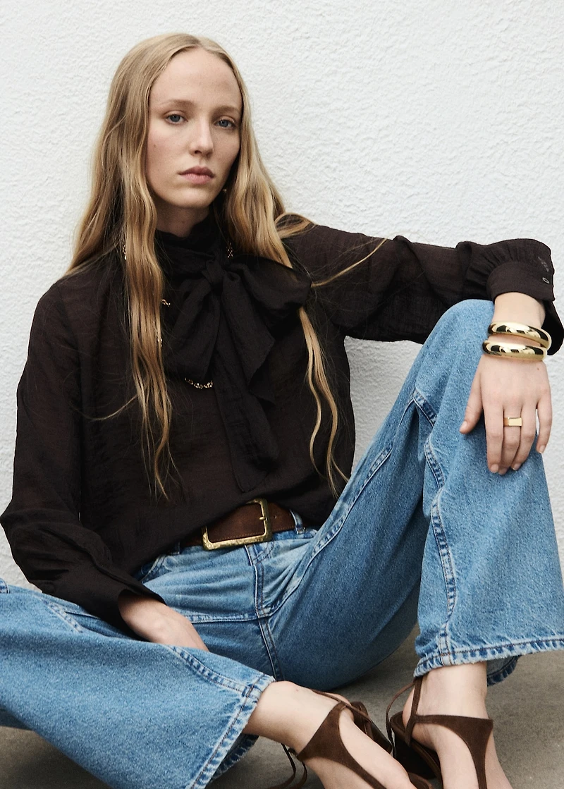 Straight-leg jeans with floral pattern