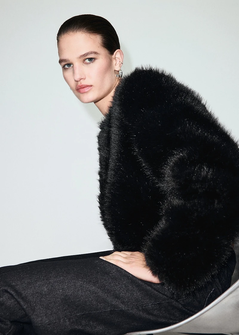 Faux fur cropped jacket