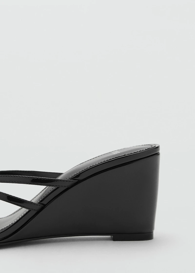 Wedge sandals with crisscross straps