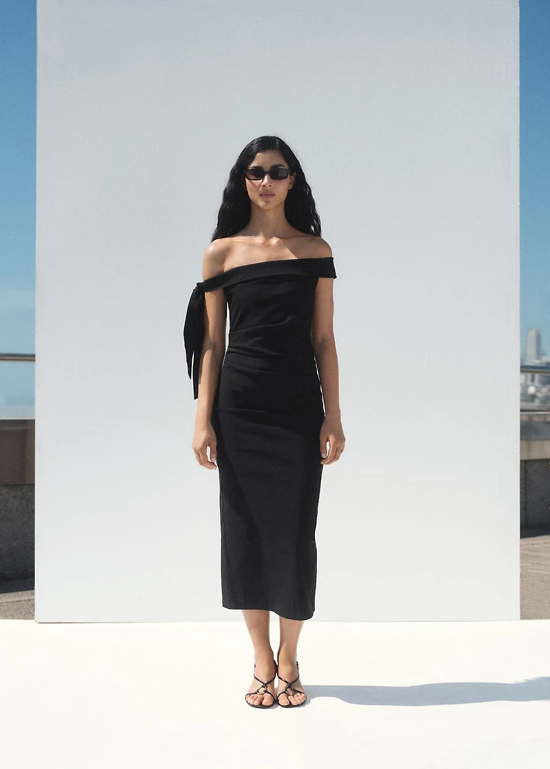 Strapless dress with bow detail