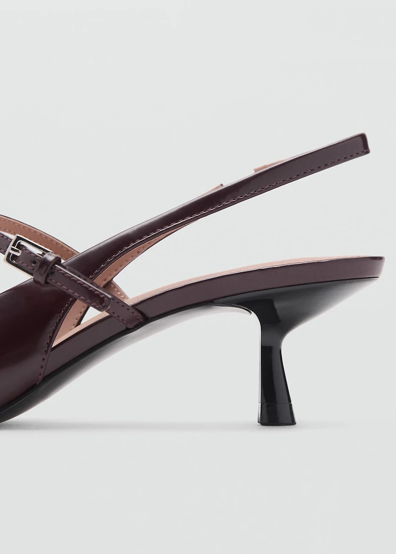 Kitten-heel patent leather shoes