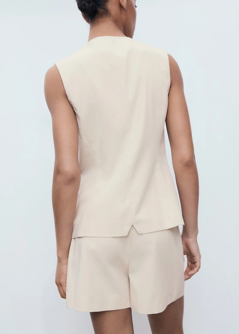 Suit vest with buttons