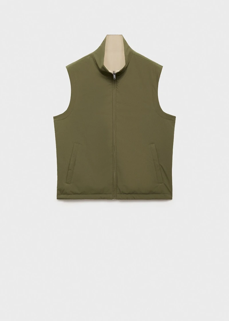 Reversible water-repellent vest