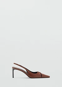 Leather heeled shoes with ring