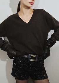 Velvet shorts with sequins