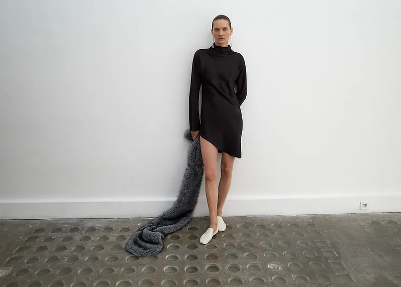 asymmetrical satin-finish dress with hem