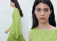 Long dress with ruffled sleeves