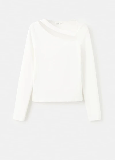 Asymmetrical t-shirt with cut-out