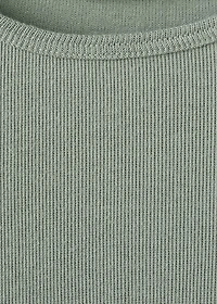 Ribbed long-sleeved t-shirt