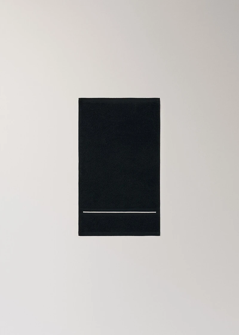 Cotton hand towel with embroidered scalloped edge