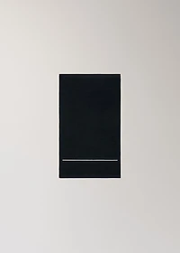 Cotton hand towel with embroidered scalloped edge