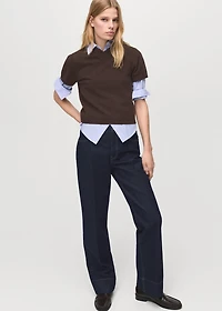 Straight-leg jeans with seam stitching