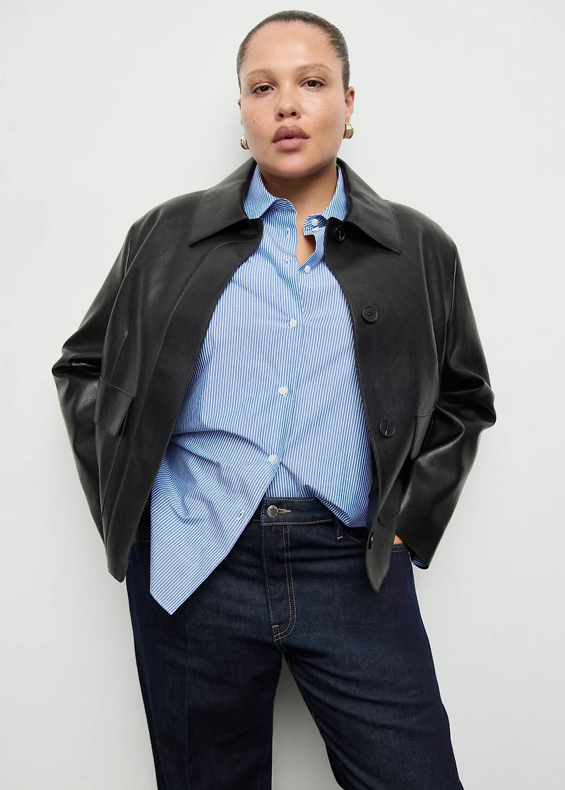 Straight-leg jeans with seam stitching