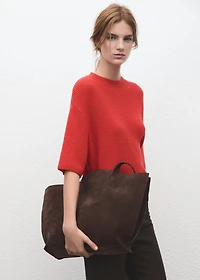 Three-quarter sleeve knitted sweater