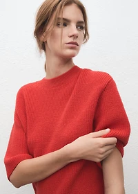 Three-quarter sleeve knitted sweater