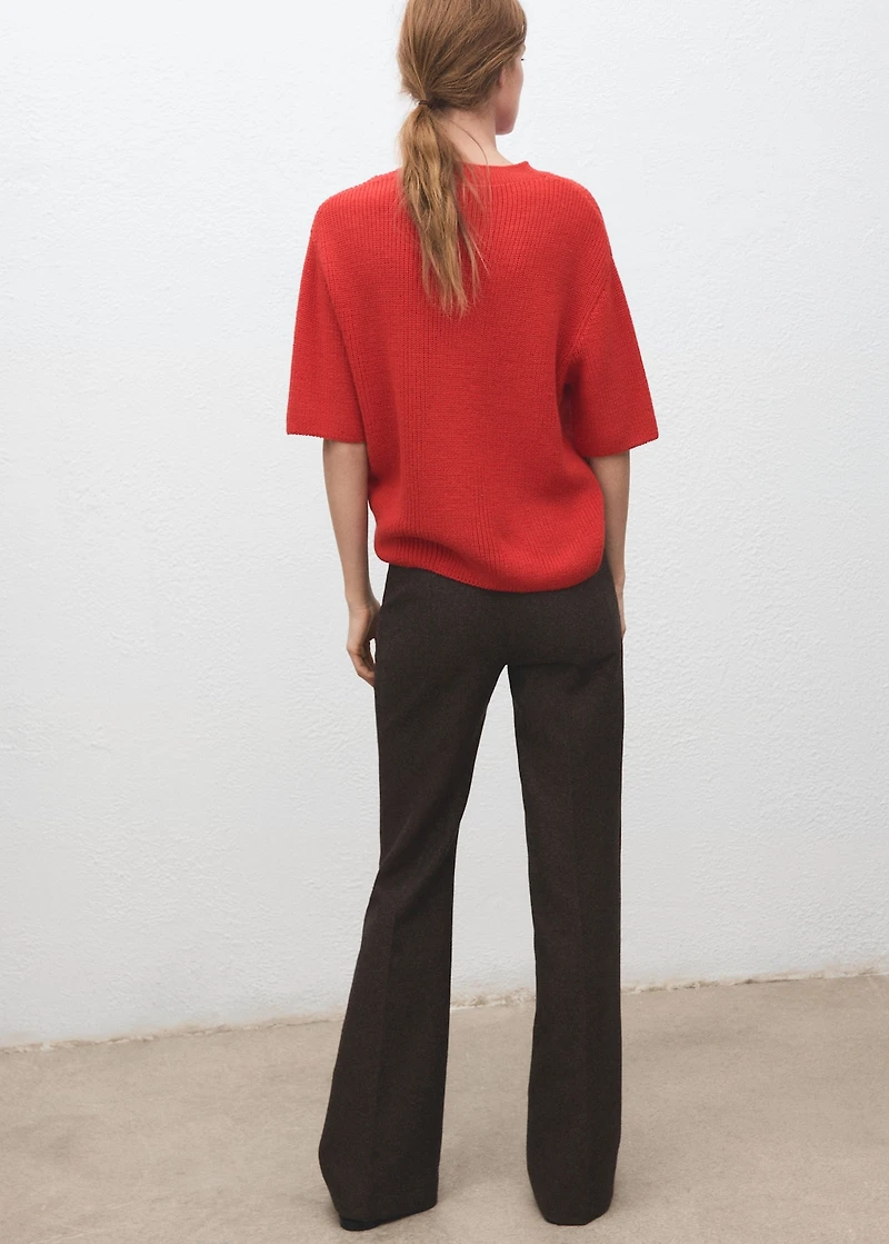 Three-quarter sleeve knitted sweater