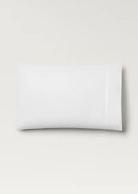 Two 500-thread count cotton percale pillowcases with rounded piping detail 50x75 cm