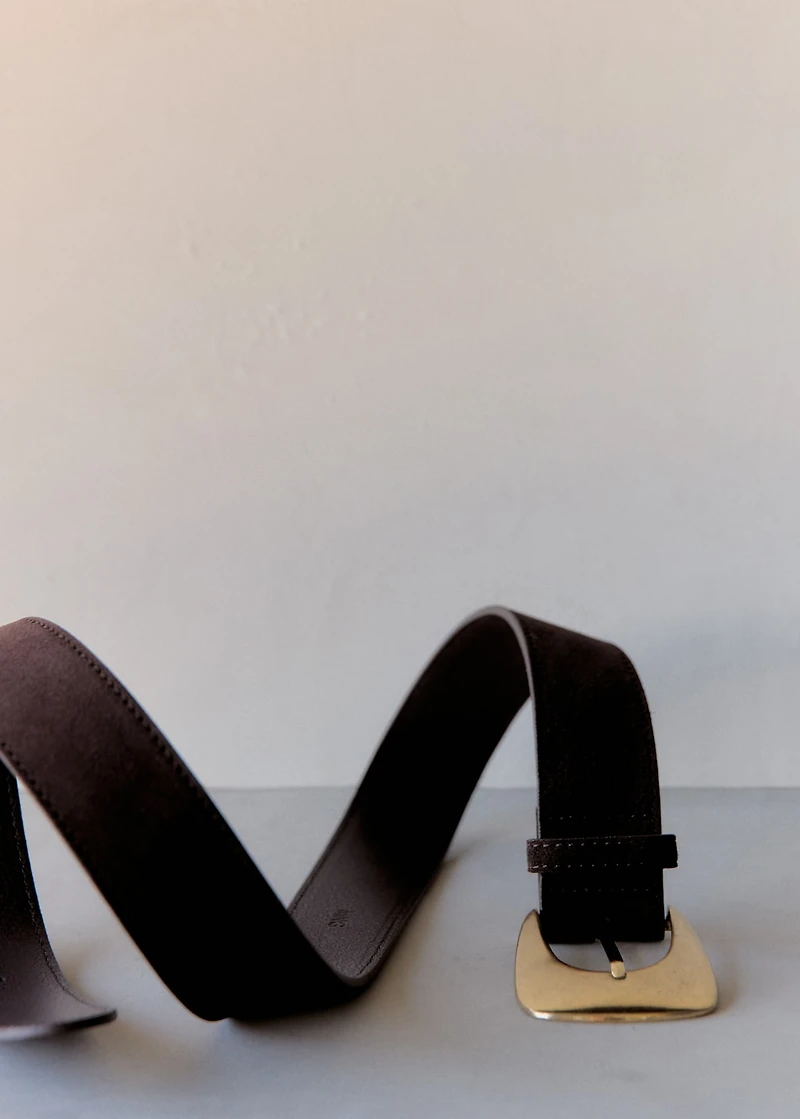 Suede belt with maxi buckle