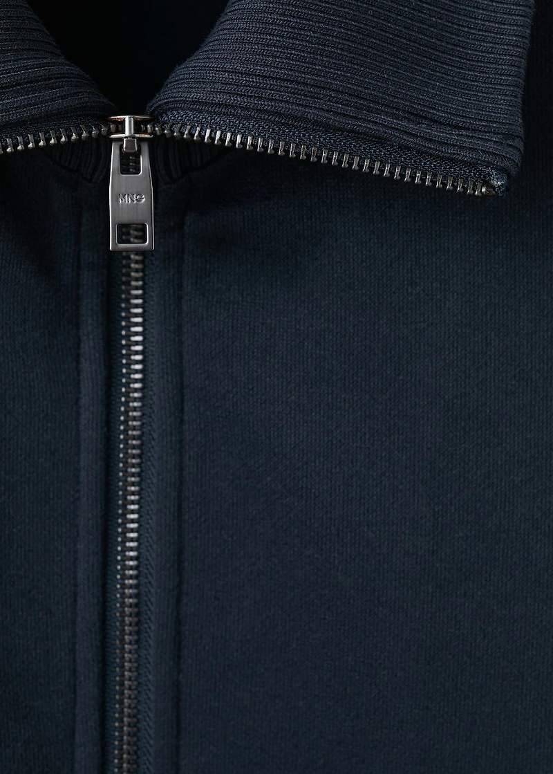 Zip sweatshirt