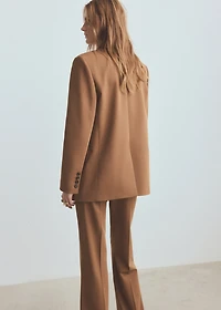 Straight suit jacket with lapel pockets