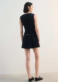 Pleated dress with belt