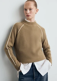 Sweater with contrasting stripes and perkins collar
