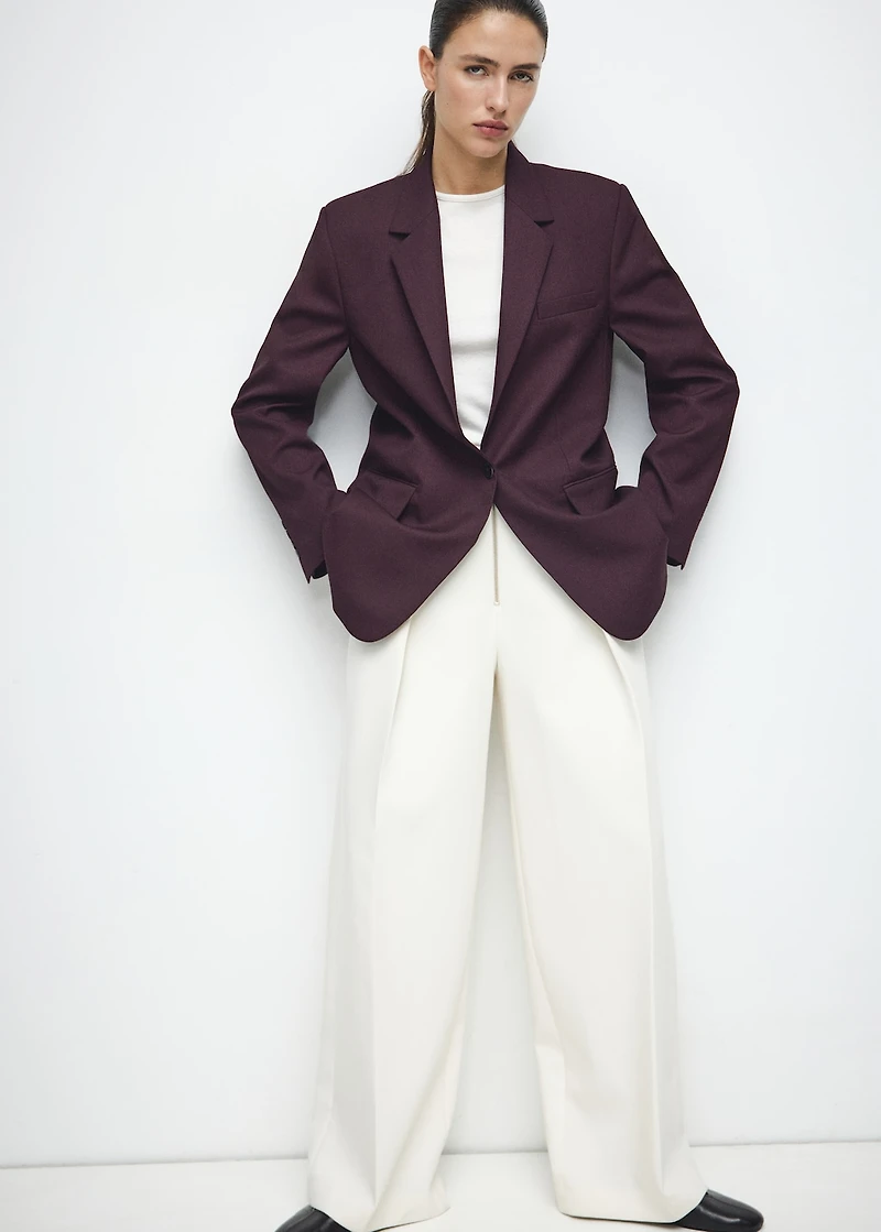 Straight suit jacket with lapel pockets