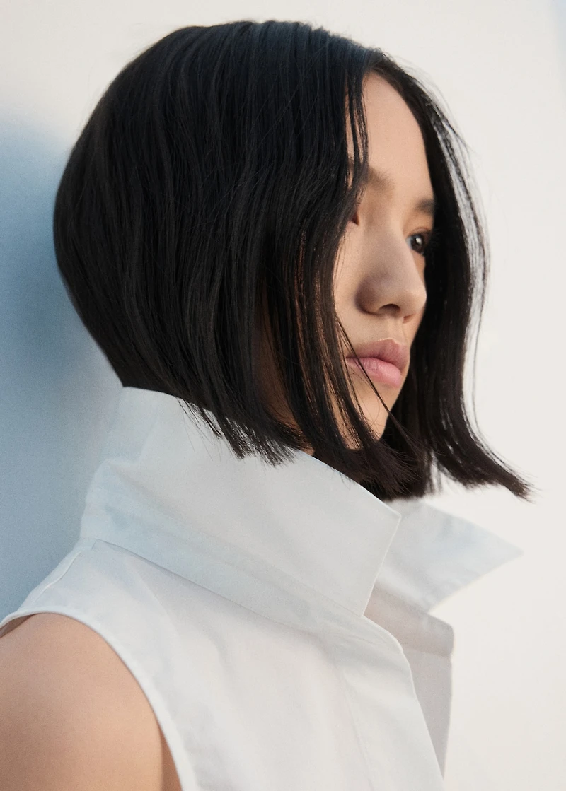 Sleeveless cotton shirt